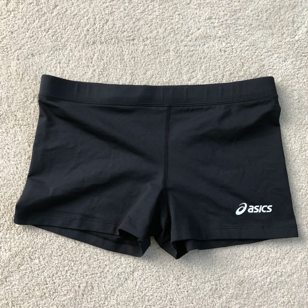 ASICS women’s low-cut volleyball shorts